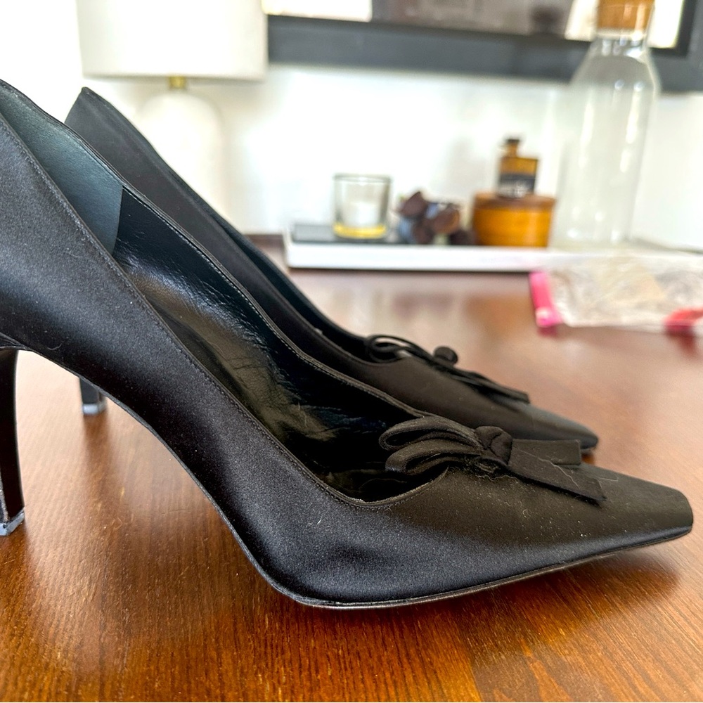 Vera Wang satin shoes